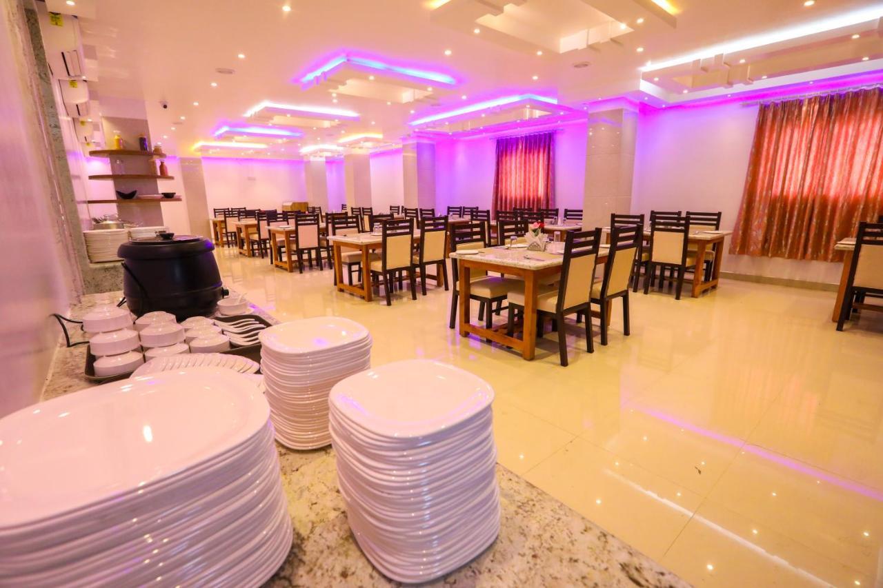 ホテル Nitheesh Residency カーンチープラム エクステリア 写真