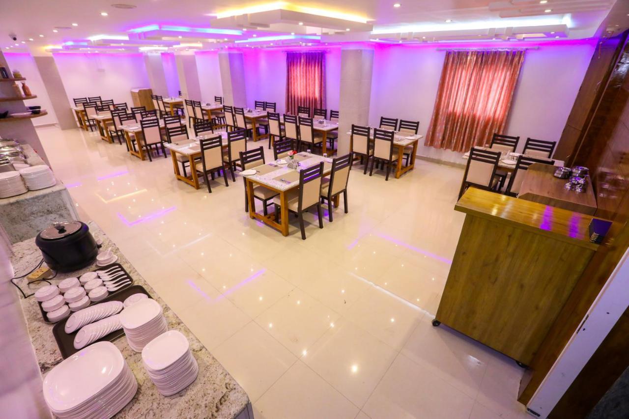 ホテル Nitheesh Residency カーンチープラム エクステリア 写真