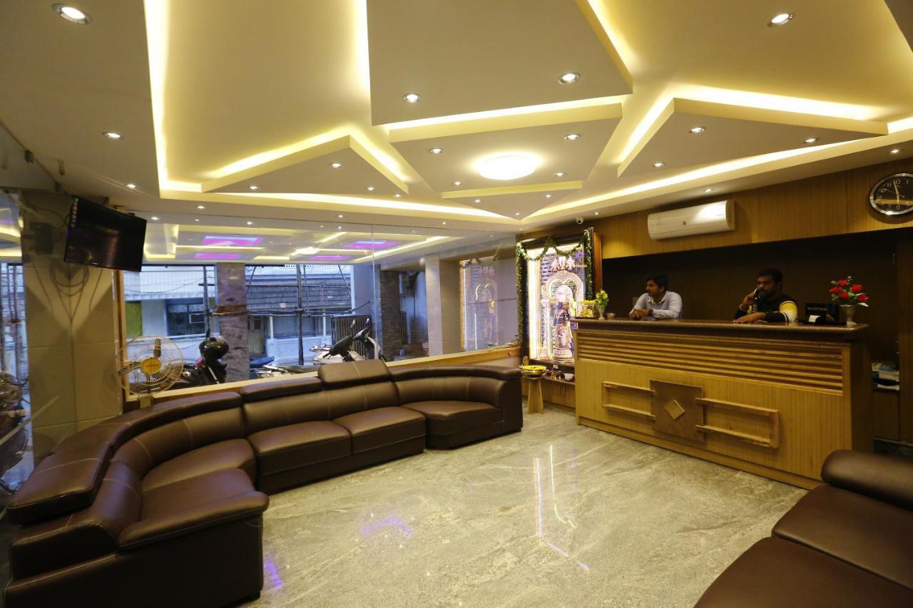 ホテル Nitheesh Residency カーンチープラム エクステリア 写真