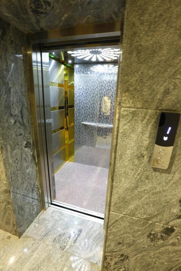 ホテル Nitheesh Residency カーンチープラム エクステリア 写真