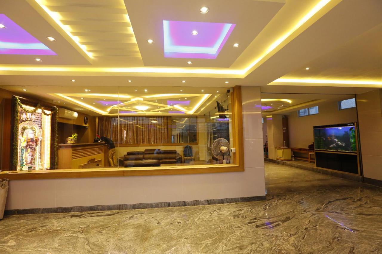 ホテル Nitheesh Residency カーンチープラム エクステリア 写真